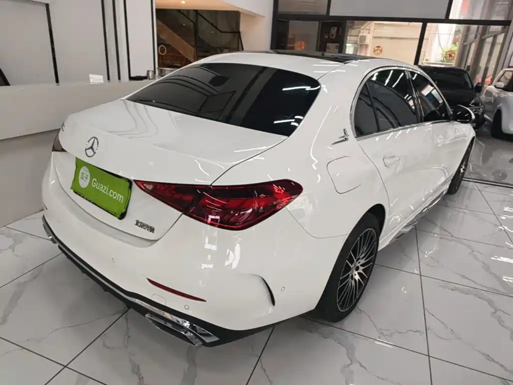 Mercedes-Benz C-Class 2024