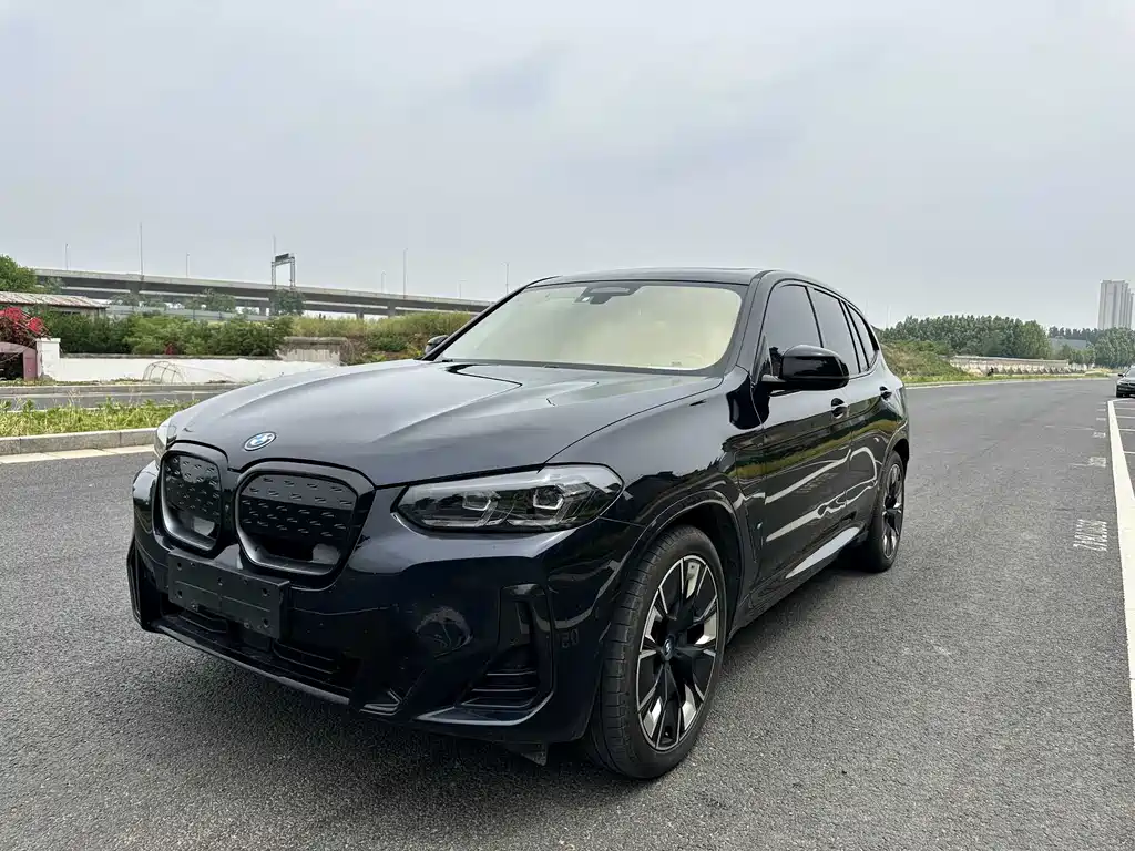 BMW iX3 2023 — фото 1