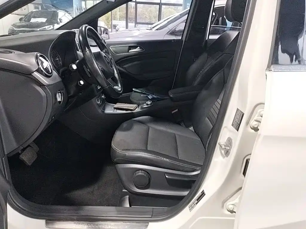 Mercedes-Benz B-Class 2015 — фото 15