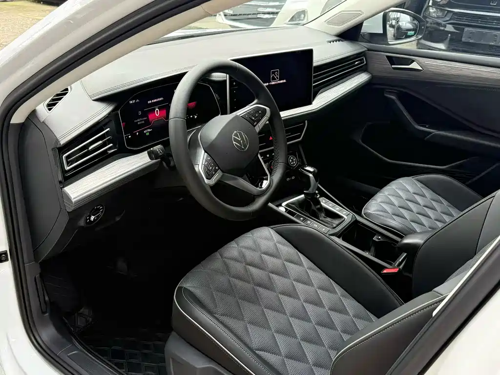 Volkswagen Sagitar 2024