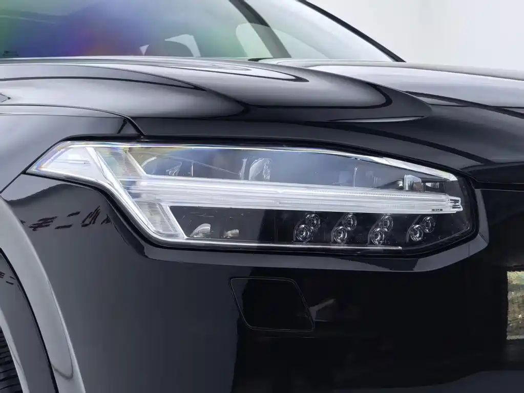 Volvo XC90 2021 — фото 30
