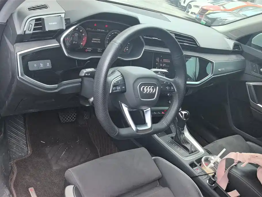 Audi Q3 2022 — фото 12