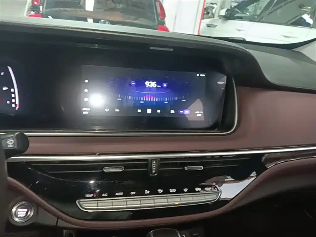 GAC Motor Trumpchi M6 2023 — фото 13
