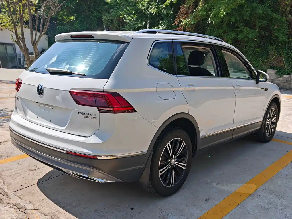 Volkswagen Tiguan L 2017 — фото 7
