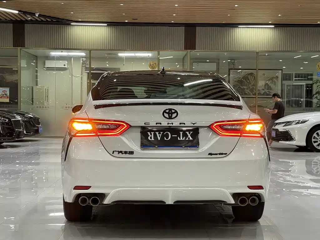 Toyota Camry 2022 — фото 15