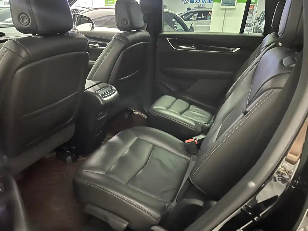 Cadillac XT6 2021 — фото 15