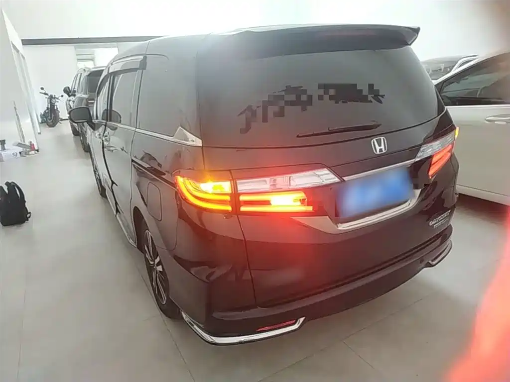 Honda Odyssey 2021 — фото 5