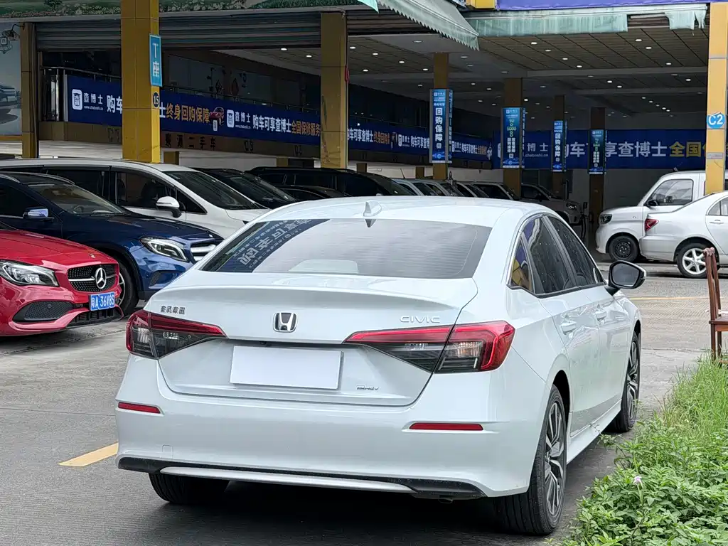 Honda Civic 2024 — фото 12