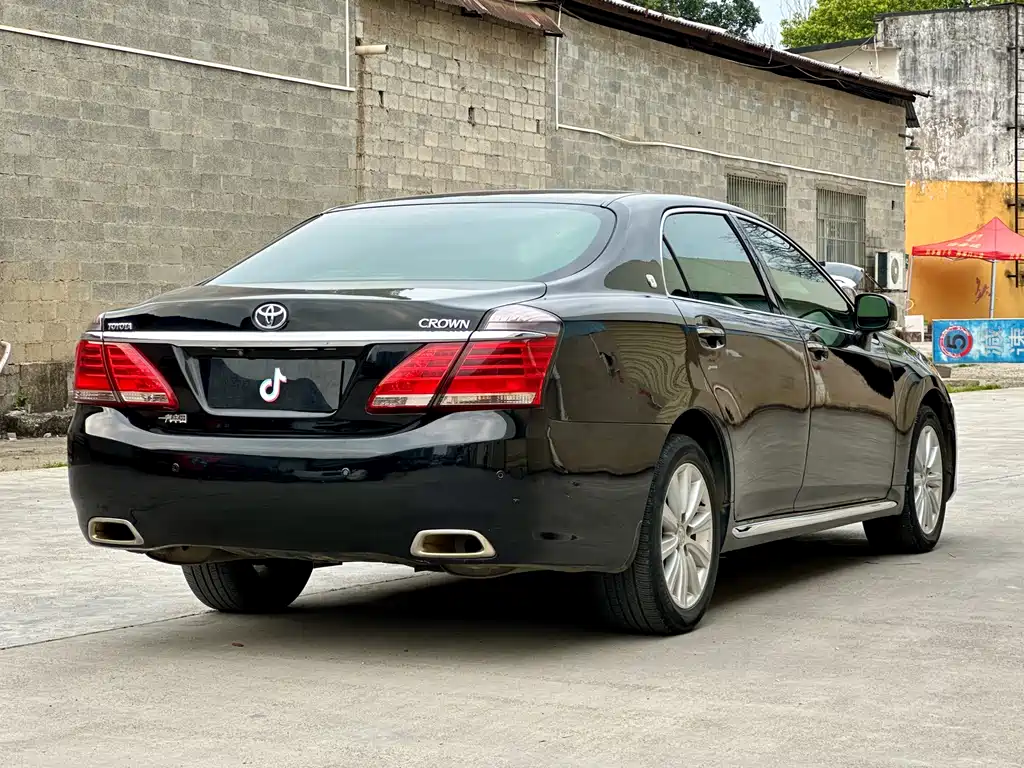 Toyota Crown 2013 — фото 6