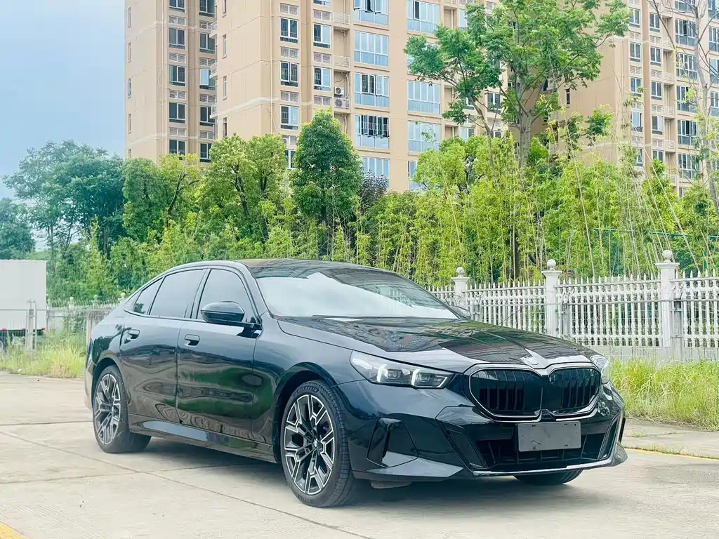 BMW 5 Series 2025