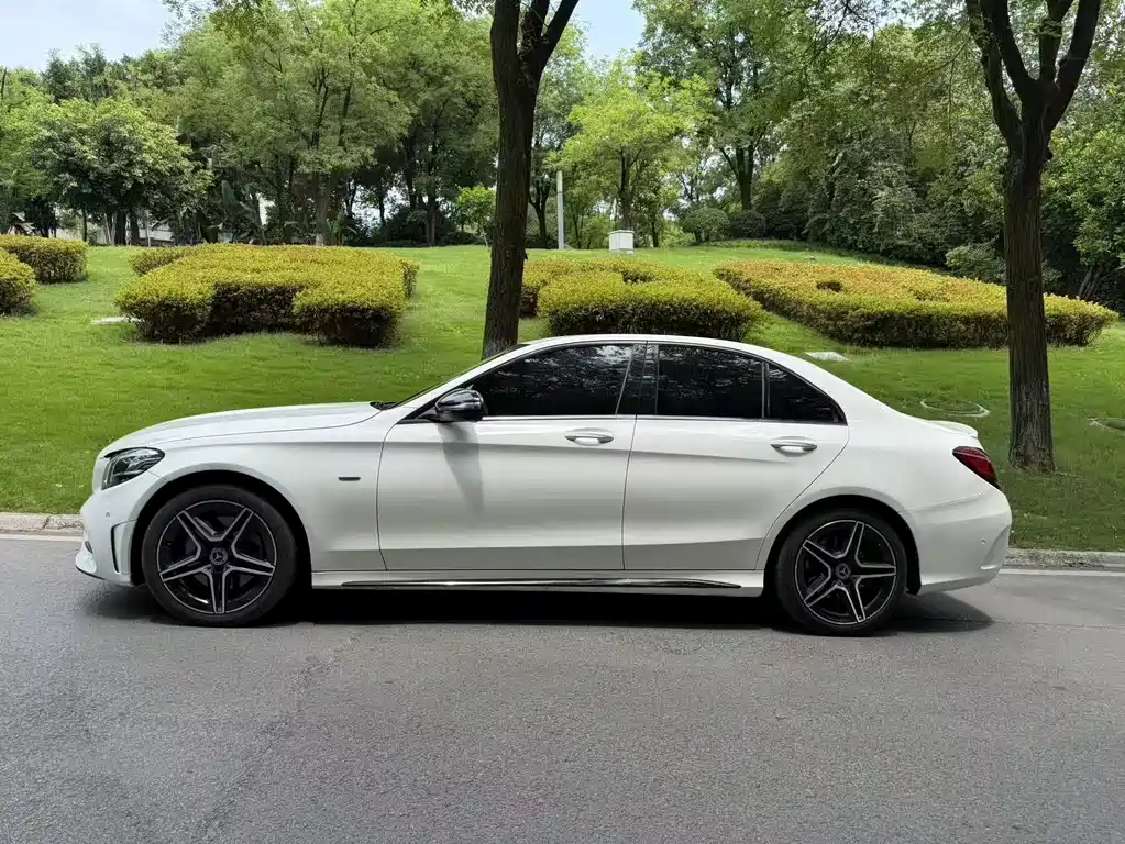 Mercedes-Benz C-Class 2021