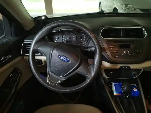 Ford Escort 2015