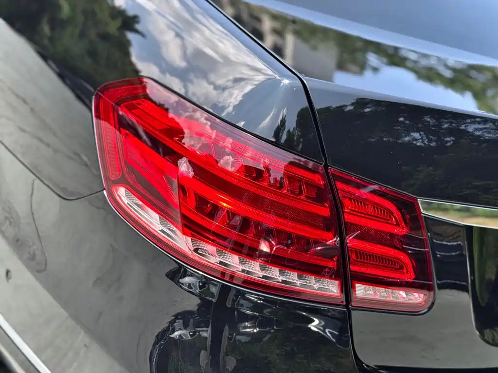 Mercedes-Benz E-Class 2015 — фото 43