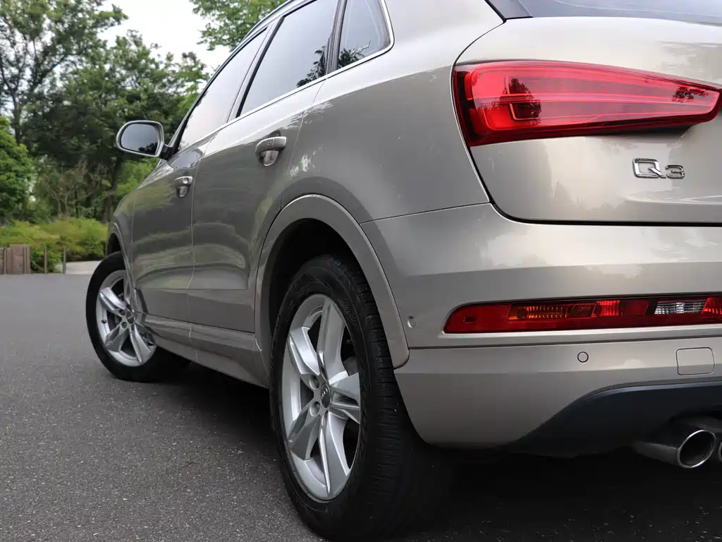 Audi Q3 2017 — фото 10