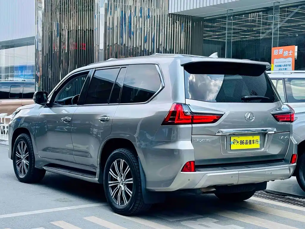 Lexus LX 2018 — фото 5