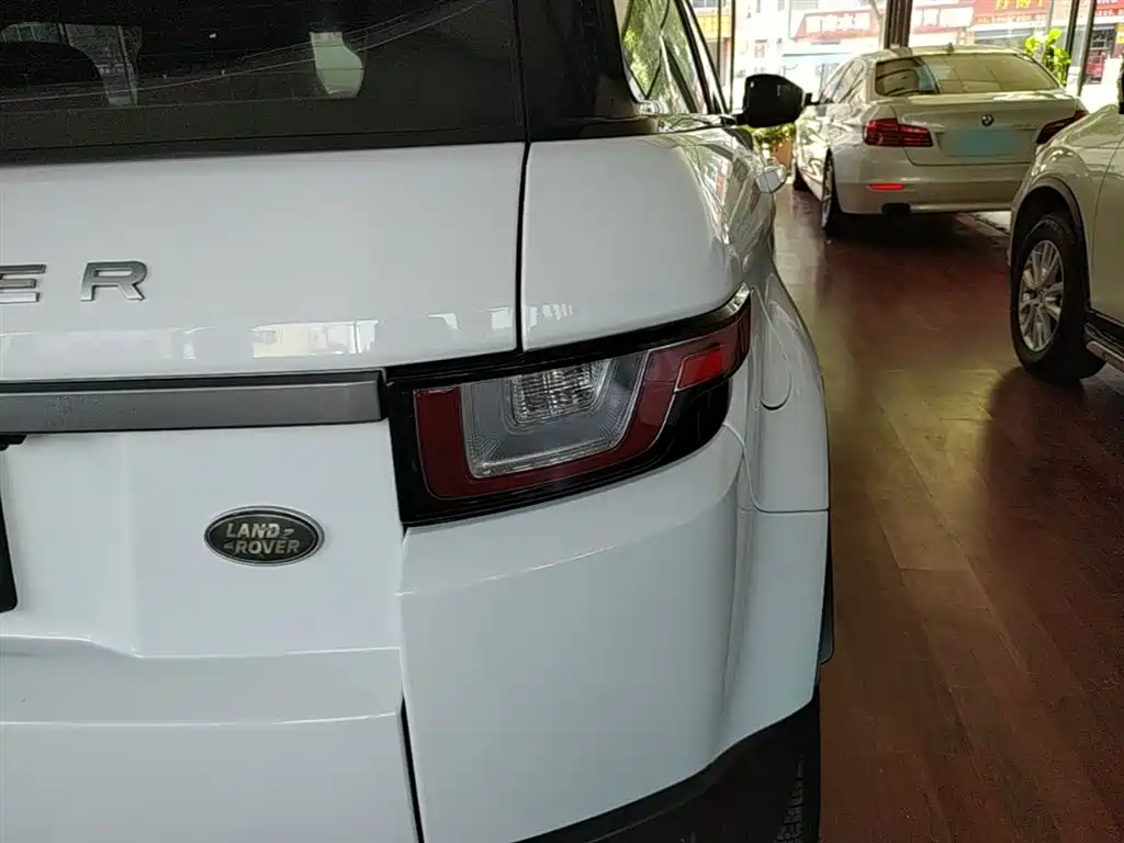 Land Rover Evoque 2019 — фото 8