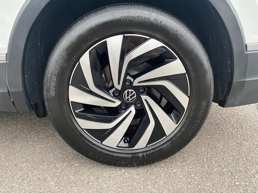 Volkswagen Tiguan L 2023 — фото 18