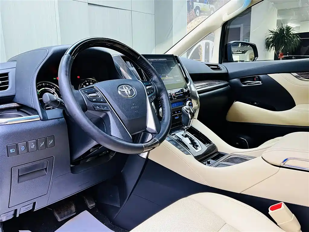 Toyota Vellfire 2021 — фото 8