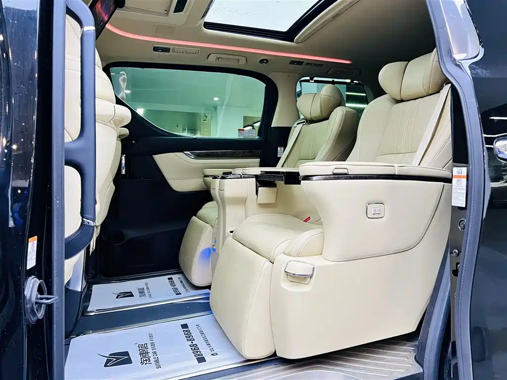Toyota Vellfire 2021 — фото 15