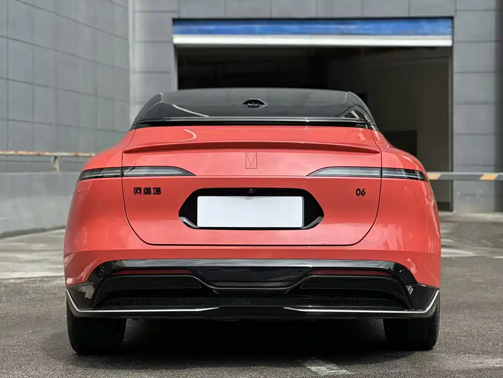Avatr 06 2025 — фото 5