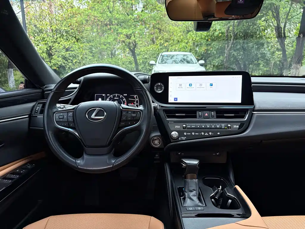 Lexus ES 2023 — фото 11