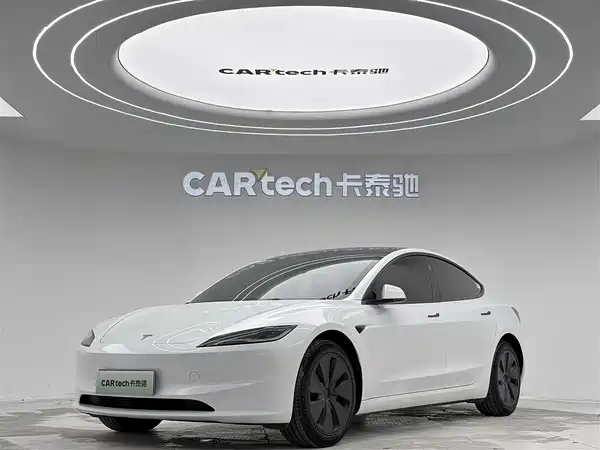 Tesla Model 3 2024