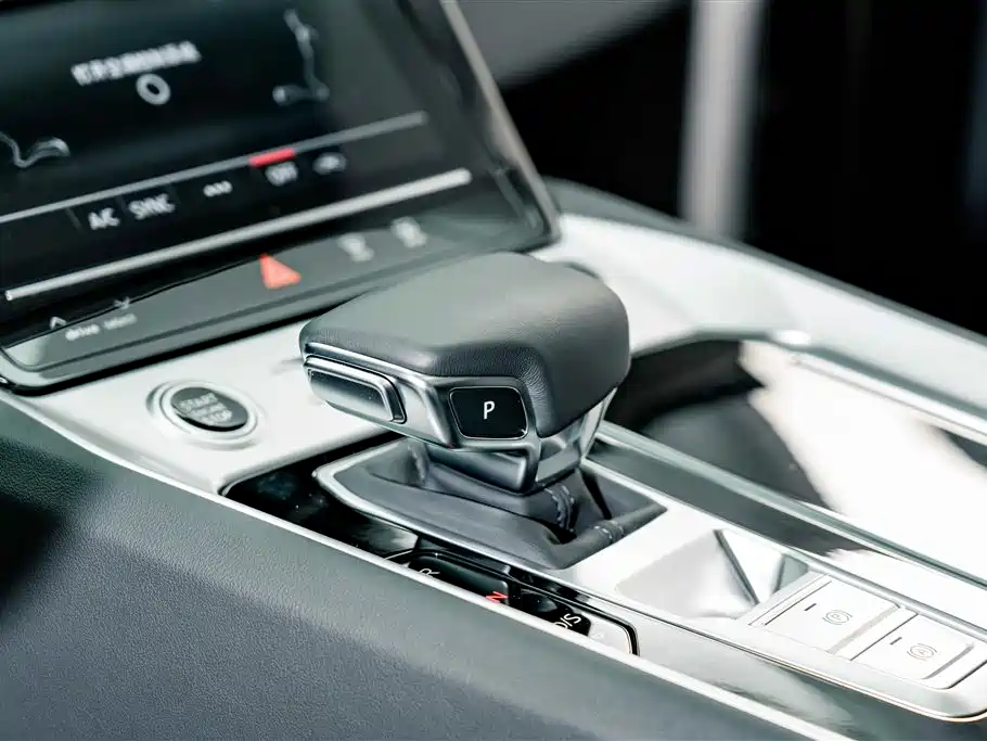 Audi Q6 2025 — фото 13