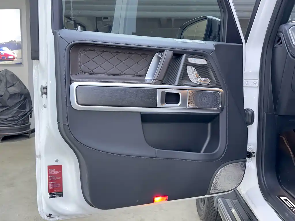 Mercedes-Benz G-Class 2023 — фото 11