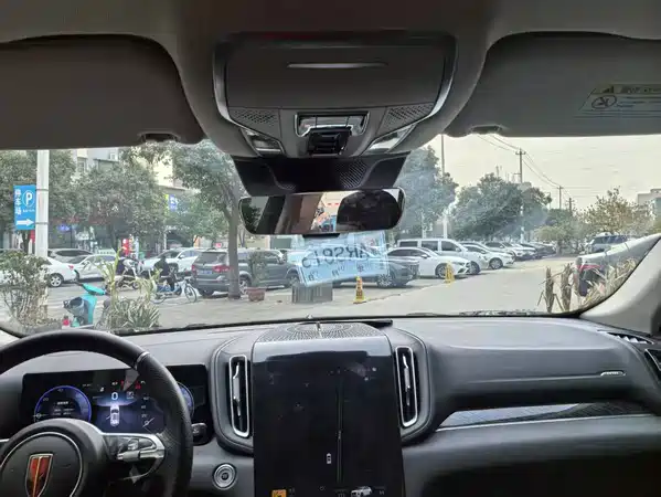 Hongqi HS3 PHEV 2025
