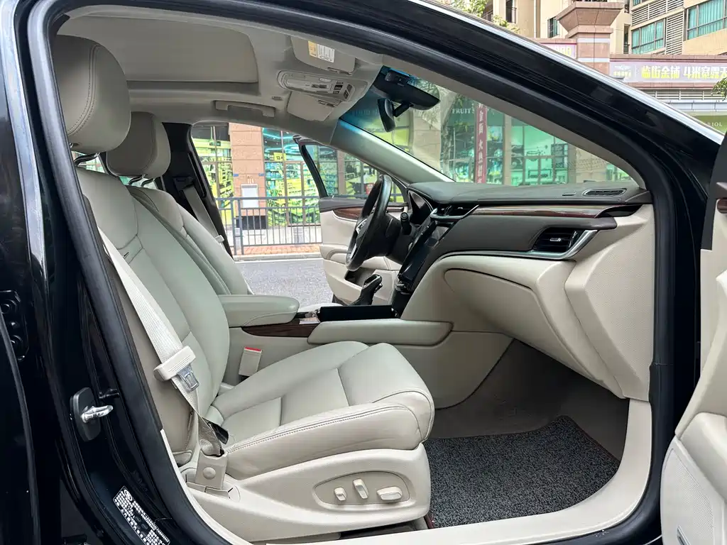 Cadillac XTS 2017 — фото 10