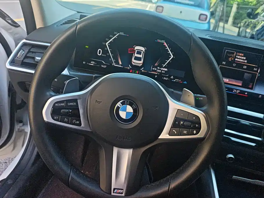 BMW 3 Series 2024 — фото 15