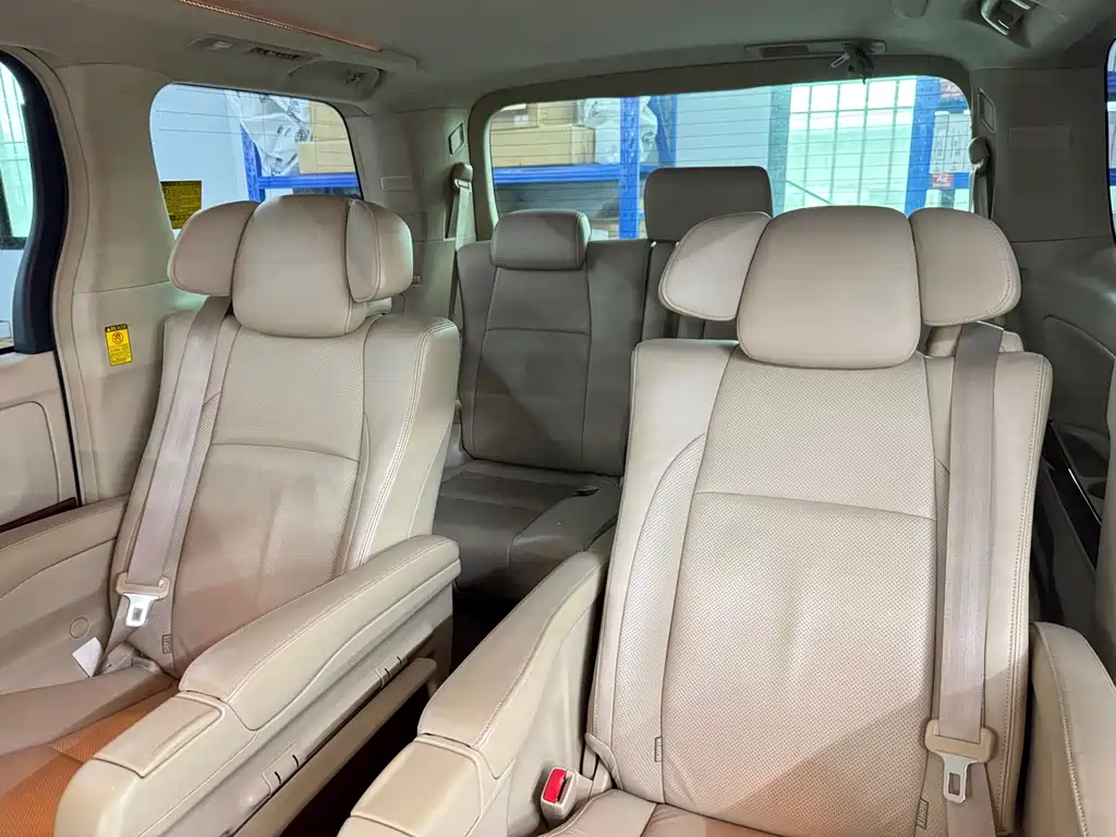Toyota Alphard 2011 — фото 10