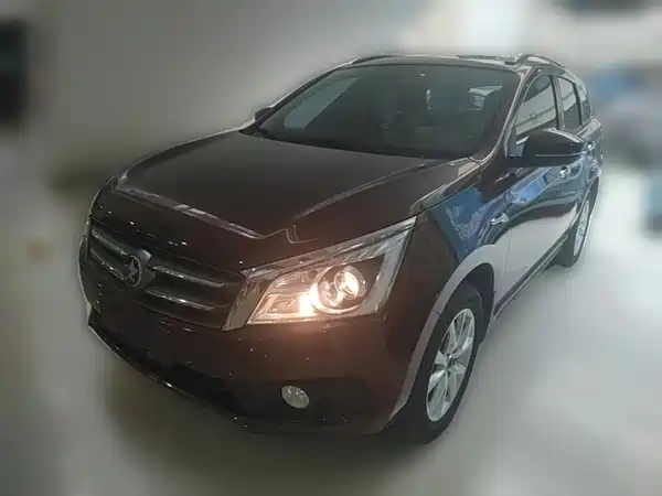 Venucia T70 2015
