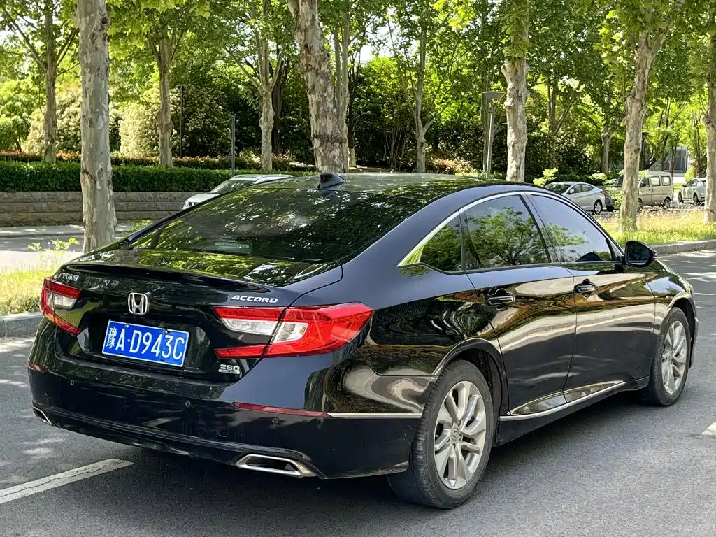 Honda Accord 2019 — фото 10
