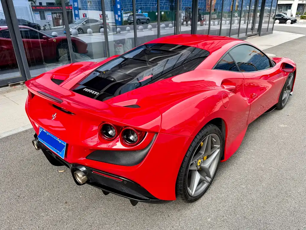 Ferrari F8 2021 — фото 23