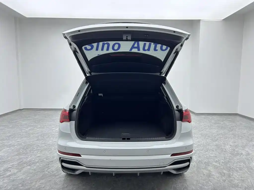 Audi Q3 2023 — фото 14