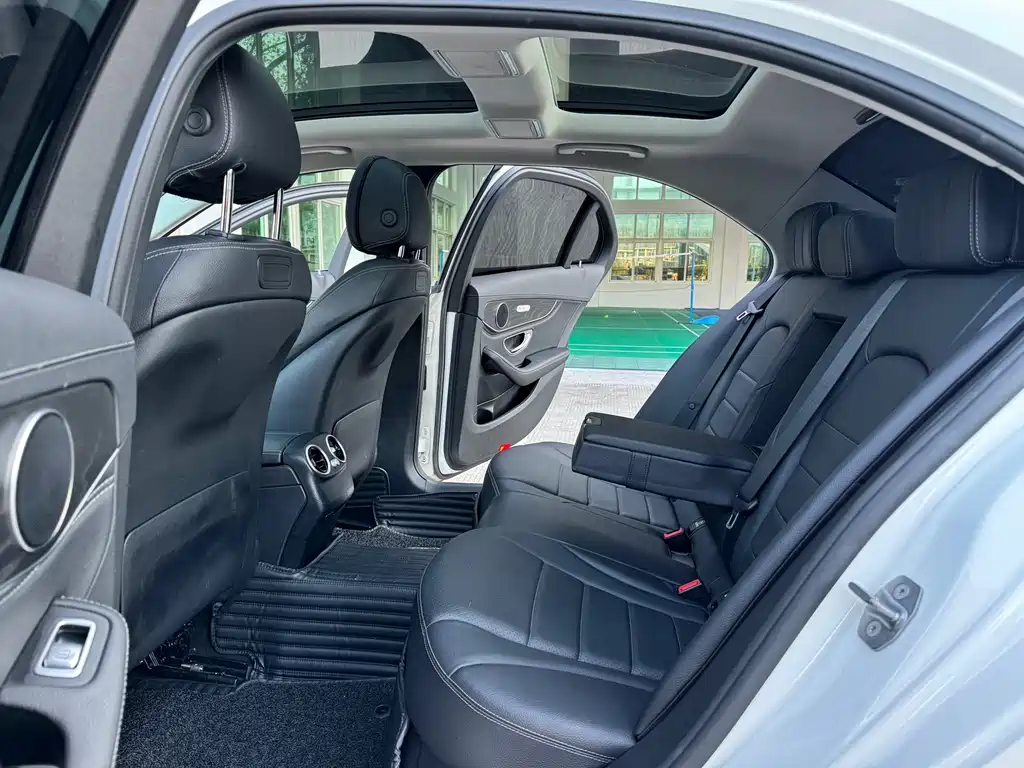 Mercedes-Benz C-Class 2018 — фото 9