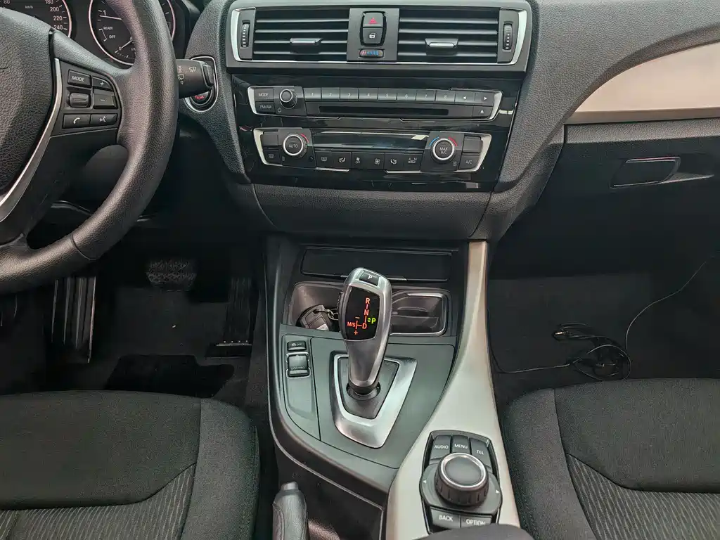BMW 1 Series 2016 — фото 12