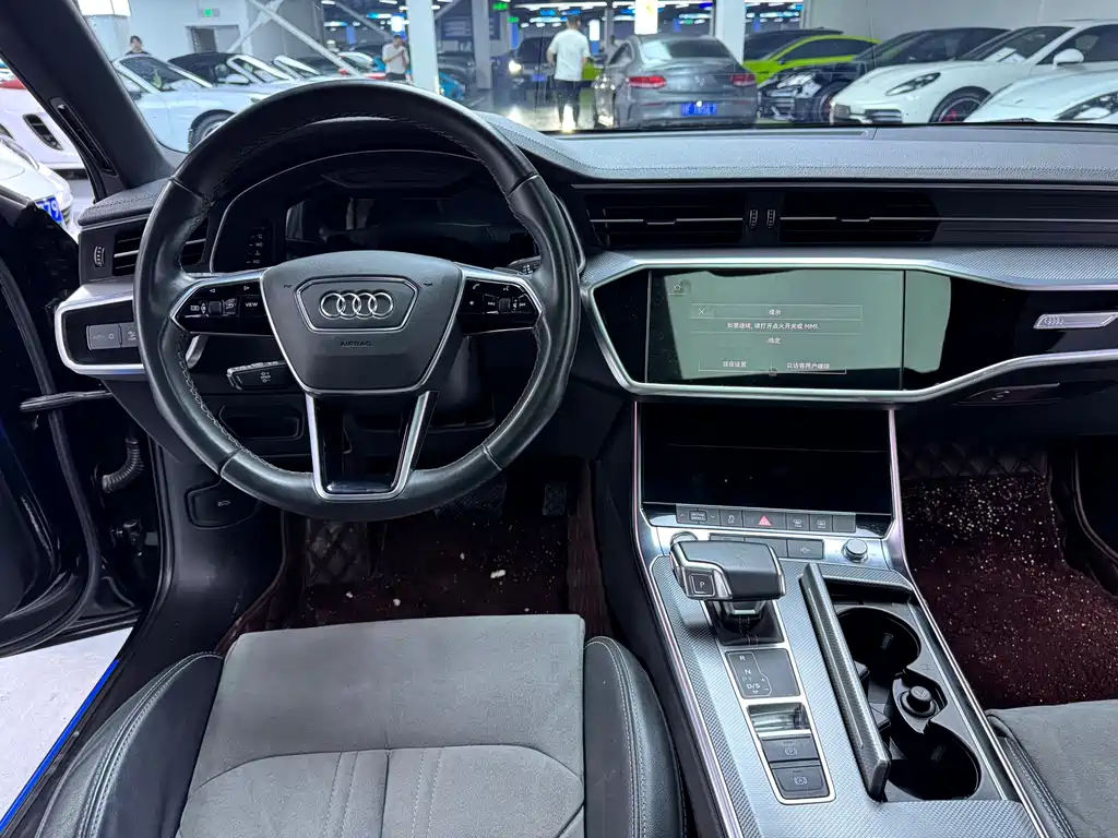 Audi A6L 2022