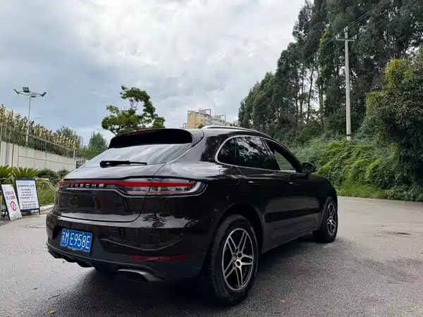 Porsche Macan 2021