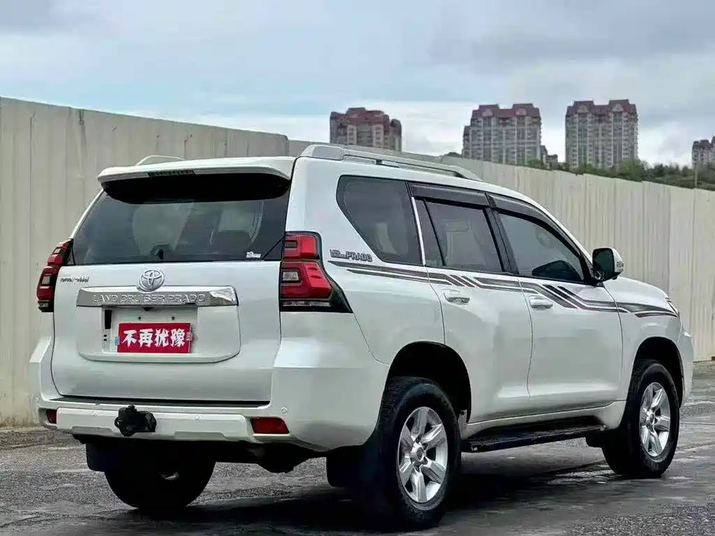 Toyota Prado 2016 — фото 9