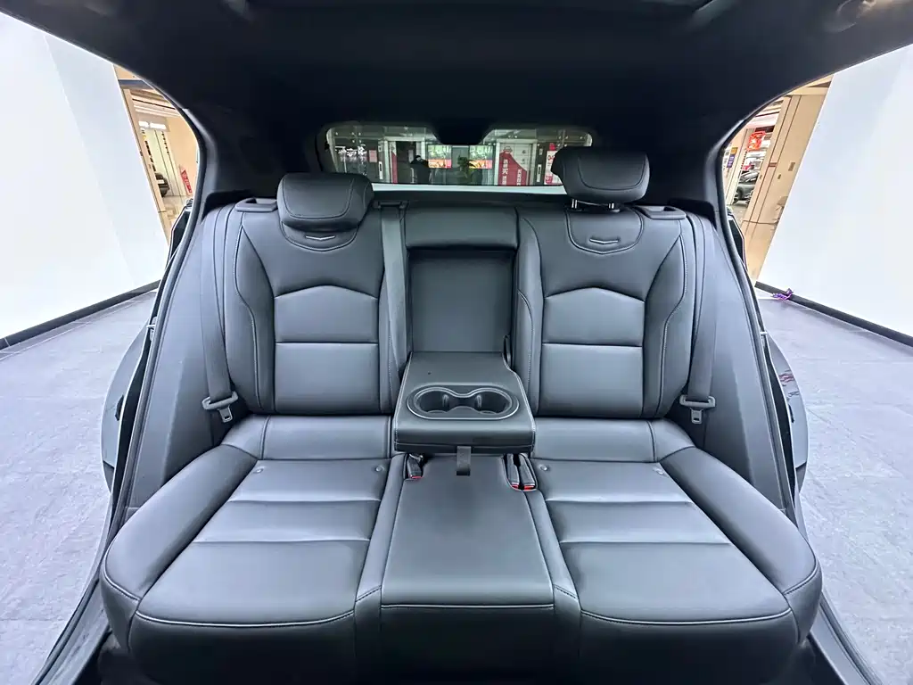 Cadillac XT4 2021 — фото 24