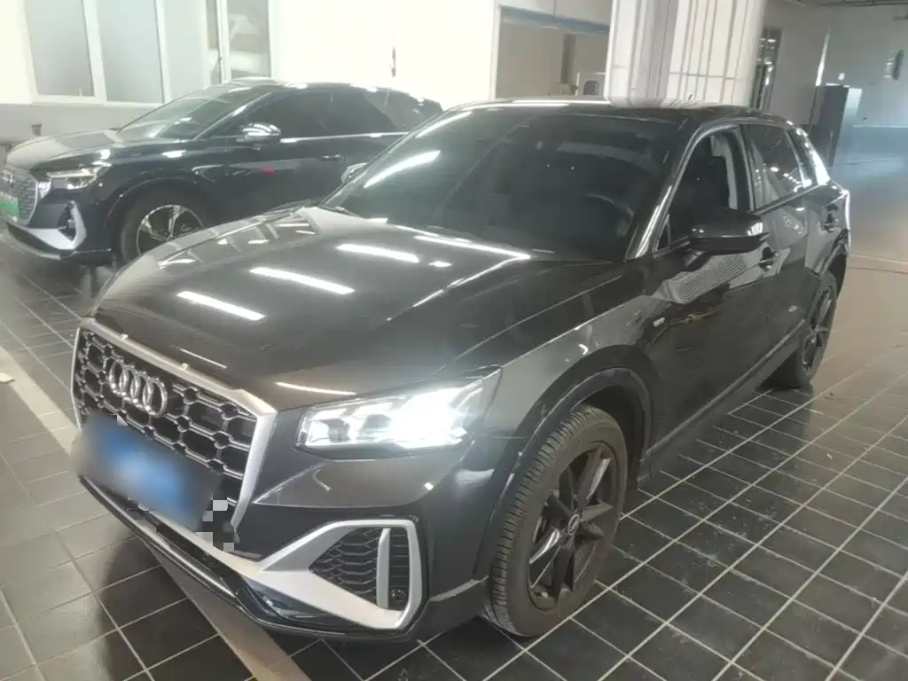 Audi Q2L 2023