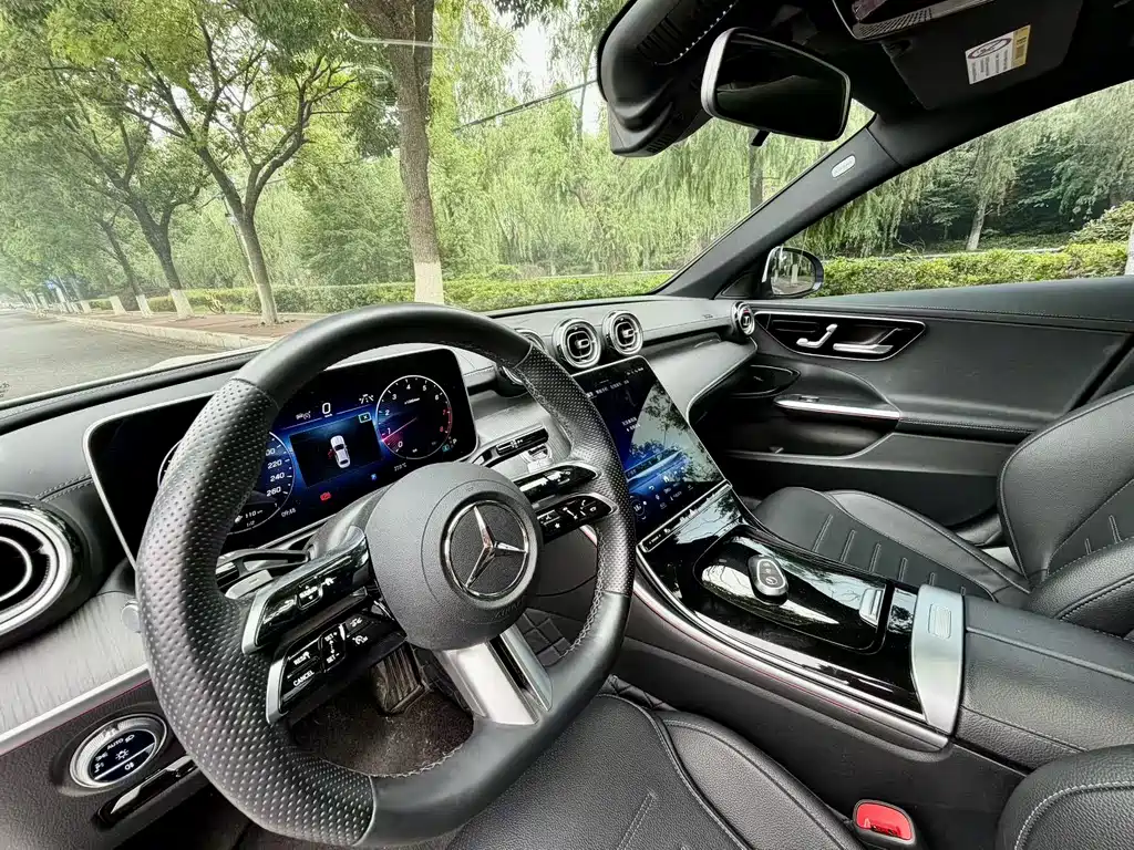Mercedes-Benz C-Class 2023 — фото 4