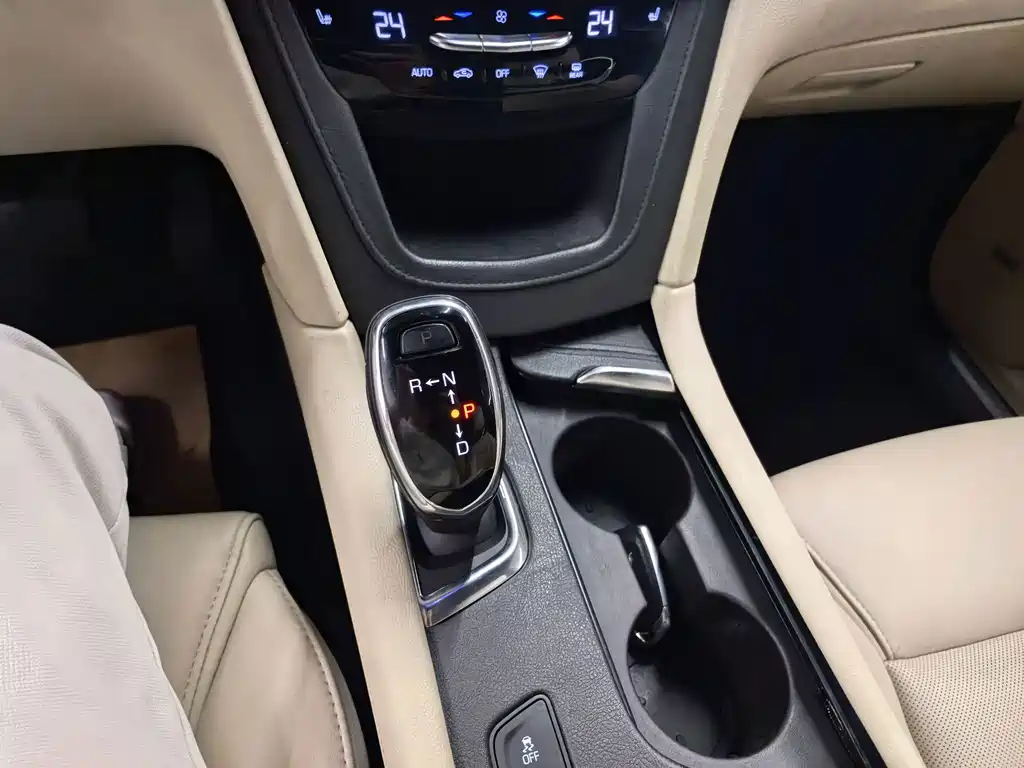 Cadillac XT5 2019 — фото 13
