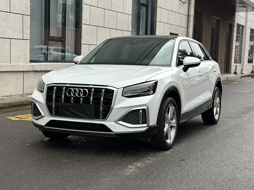 Audi Q2L 2023