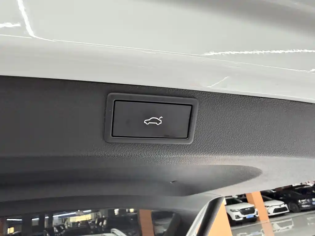 Skoda Karoq 2023 — фото 21