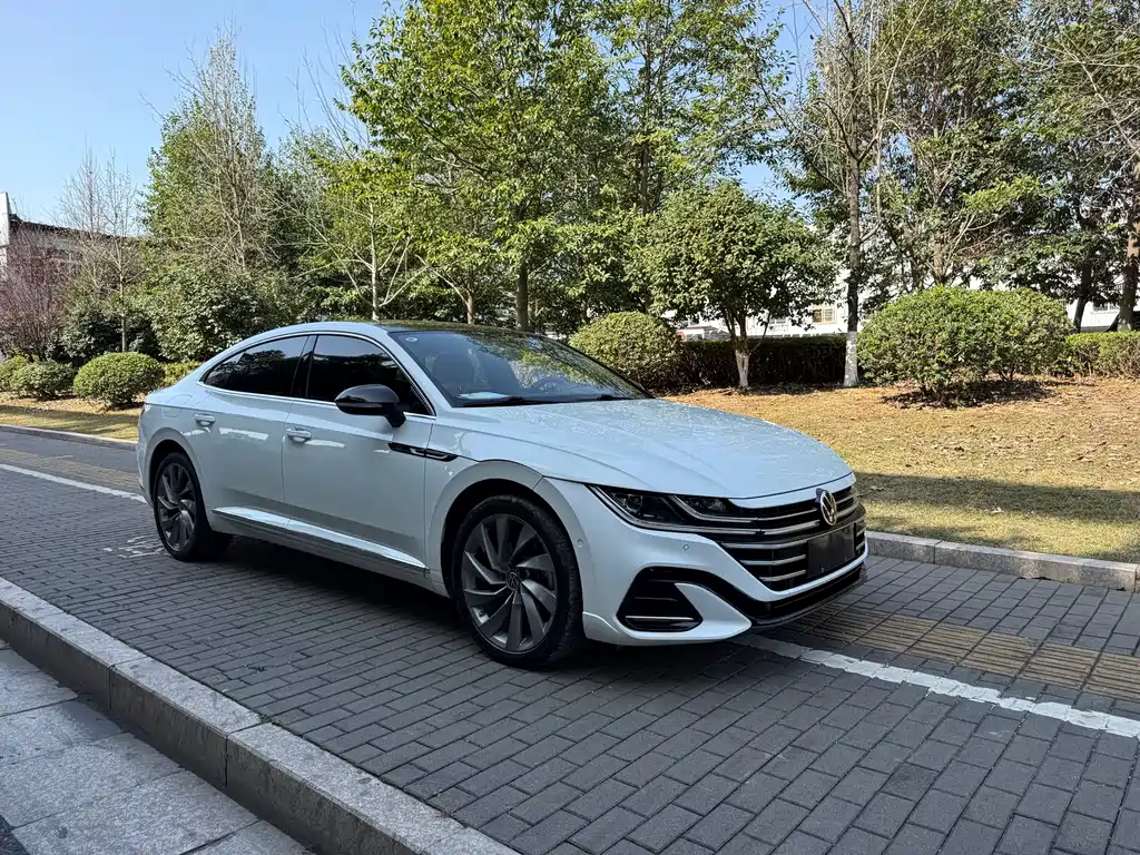 Volkswagen CC 2023 — фото 3