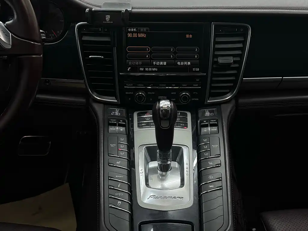 Porsche Panamera 2015 — фото 16