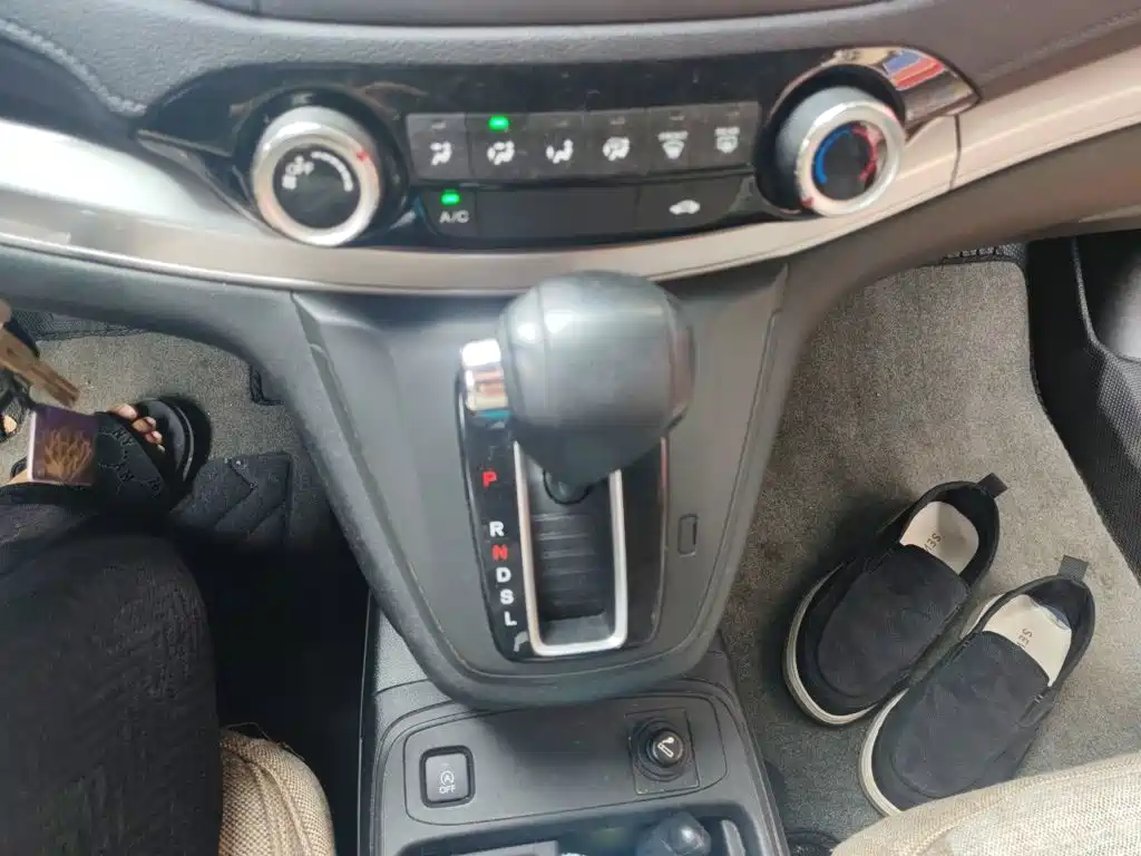 Honda CR-V 2015 — фото 15